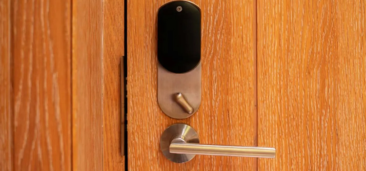 Automatic Locking Door Knob Acton